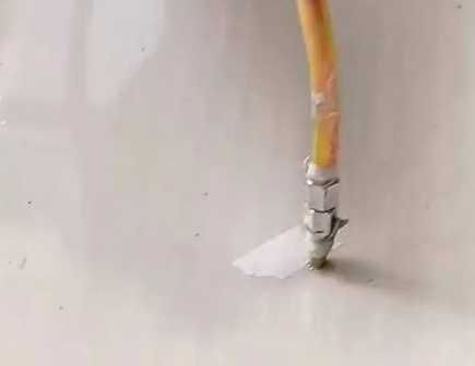 雷州瓷砖空鼓维修公司专业解答在瓷砖铺贴过程中，如果使用的砂料过粗（如全部使用了粗砂），可能会导致以下问题